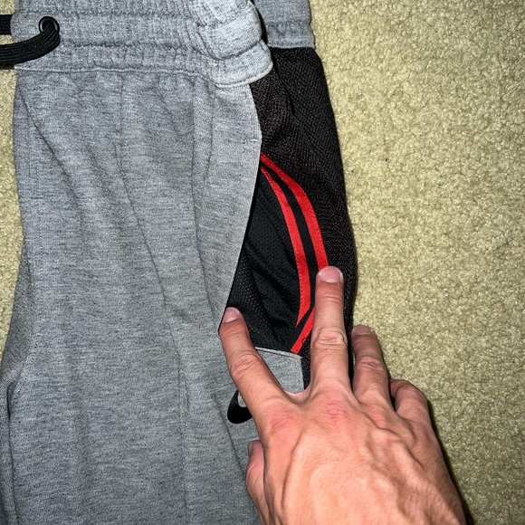 Men’s Nike/Under Armor Sweatpants - Picture 4 of 5